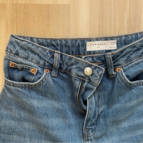 Topshop mom jeans in size 25 - Picture 2 of 3